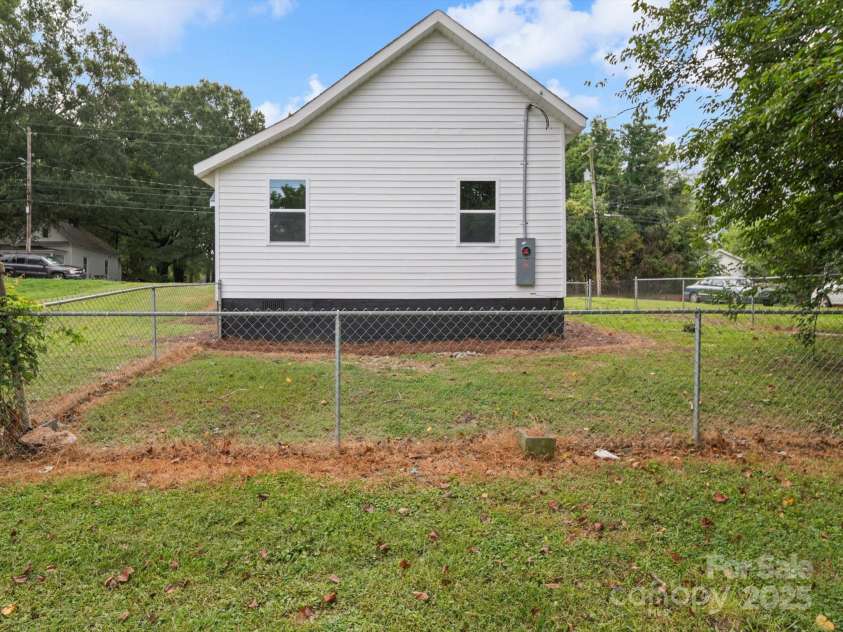 815 Church Street, Kings Mountain, NC 28086.  MLS# CAR4277255, YatesRealty ID 24888. 