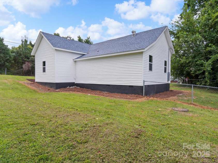 815 Church Street, Kings Mountain, NC 28086.  MLS# CAR4277255, YatesRealty ID 24888. 