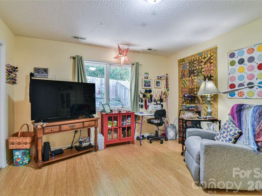 13 Silver Place, Black Mountain, NC 28711.  MLS# CAR4382808, YatesRealty ID 24890. Bedroom # 2