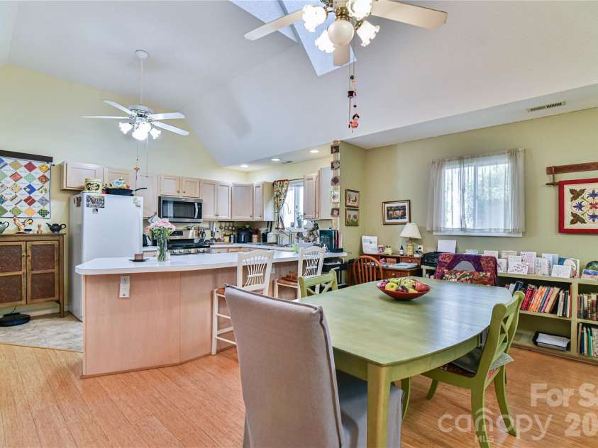 13 Silver Place, Black Mountain, NC 28711.  MLS# CAR4382808, YatesRealty ID 24890. Lovely Dining Space with Eat-At Bar