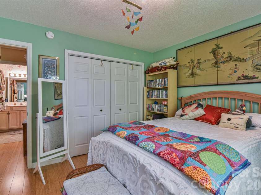 13 Silver Place, Black Mountain, NC 28711.  MLS# CAR4382808, YatesRealty ID 24890. Primary Bedroom with En Suite Bathroom