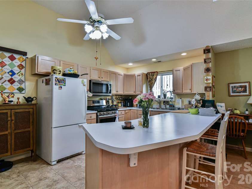 13 Silver Place, Black Mountain, NC 28711.  MLS# CAR4382808, YatesRealty ID 24890. You are Going to Love This Kitchen!