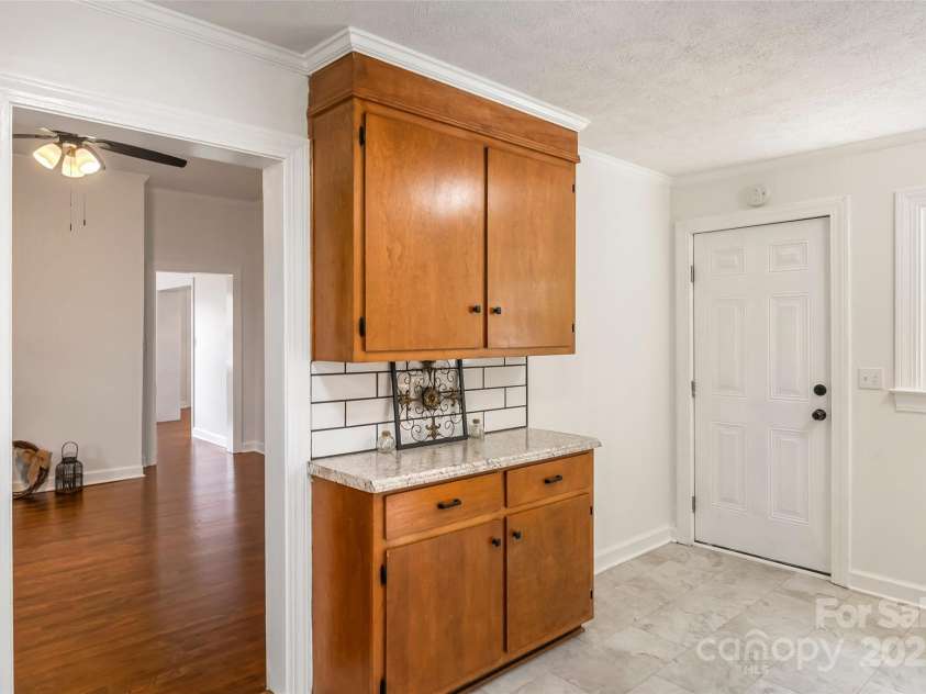 302 White Street, Morganton, NC 28655.  MLS# CAR4271215, YatesRealty ID 24890. 