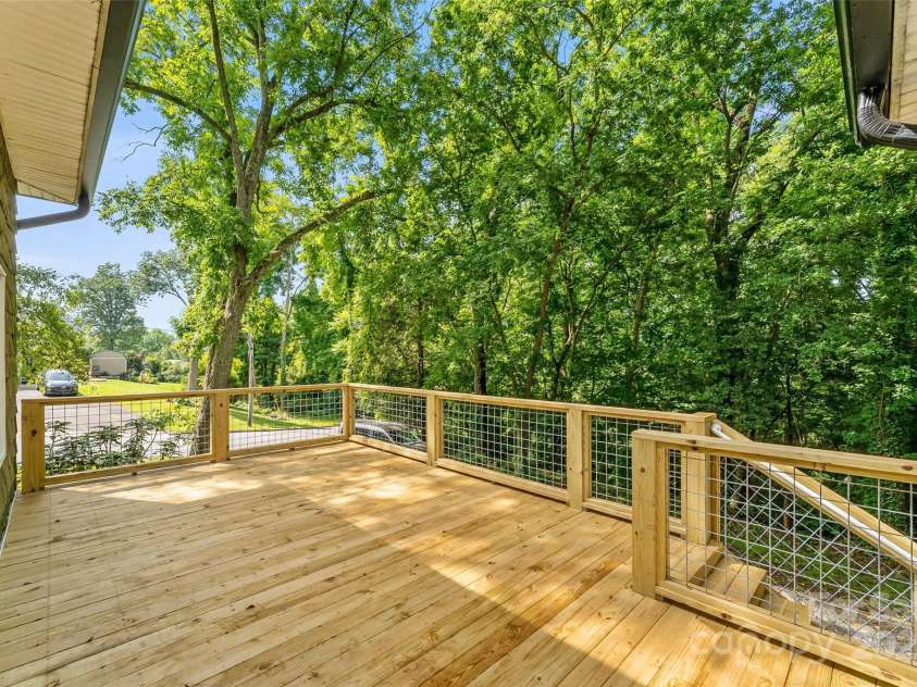 302 White Street, Morganton, NC 28655.  MLS# CAR4271215, YatesRealty ID 24890. 
