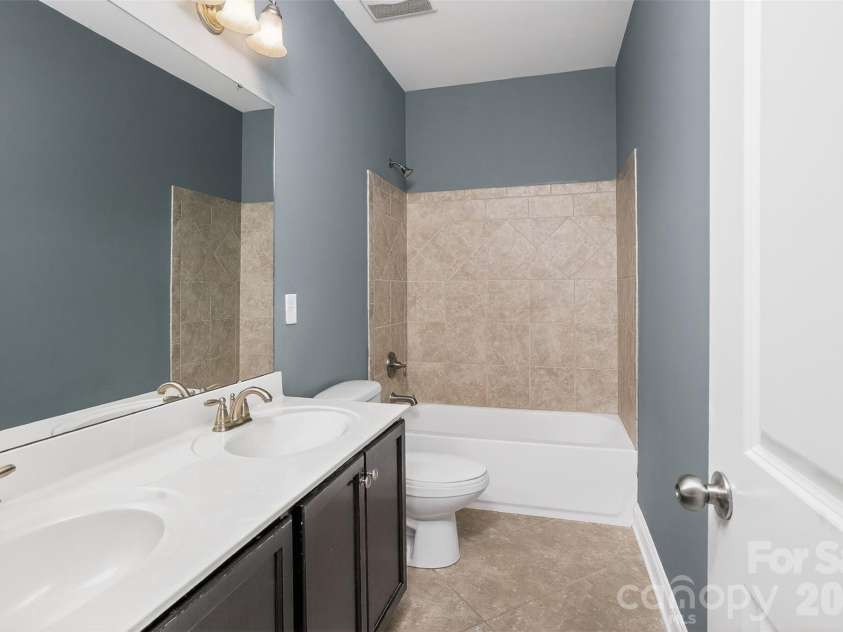 3000 Fallondale Road, Waxhaw, NC 28173.  MLS# CAR4371670, YatesRealty ID 24892. 