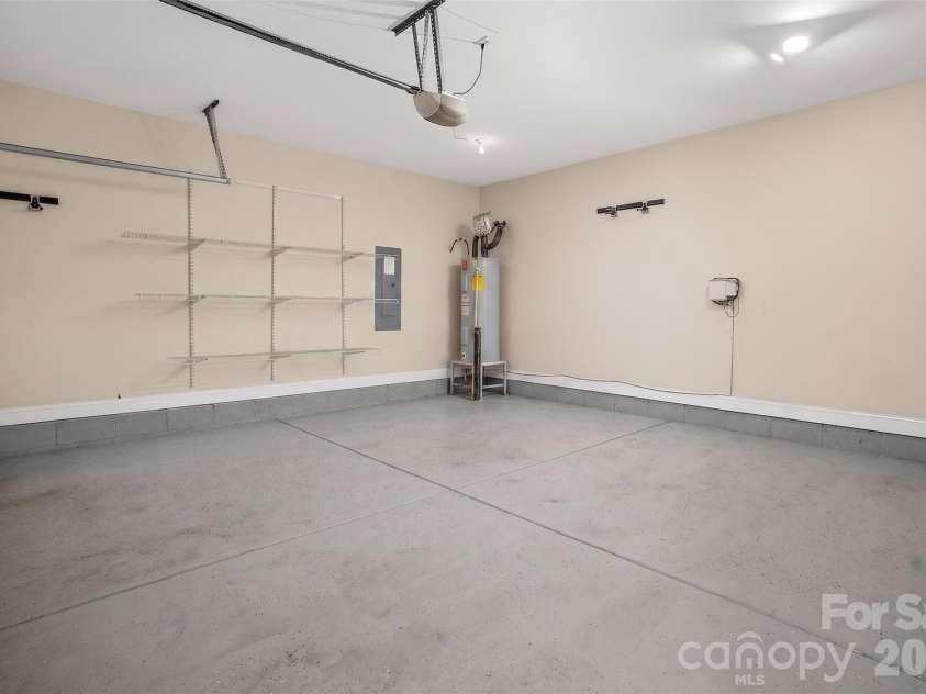 3000 Fallondale Road, Waxhaw, NC 28173.  MLS# CAR4371670, YatesRealty ID 24892. 