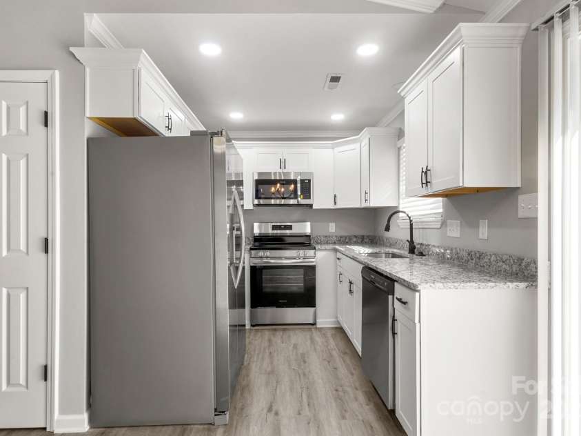 6515 Santa Cruz Trail, Charlotte, NC 28227.  MLS# CAR4274294, YatesRealty ID 24892. 