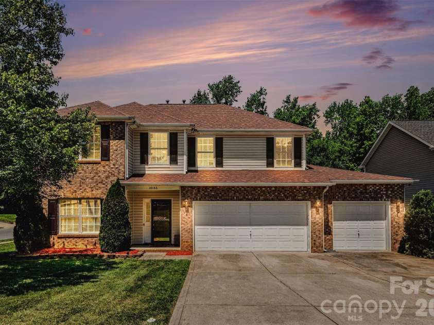 10103 Caldwell Forest Drive, Charlotte, NC 28213.  MLS# CAR4382156, YatesRealty ID 24893. 