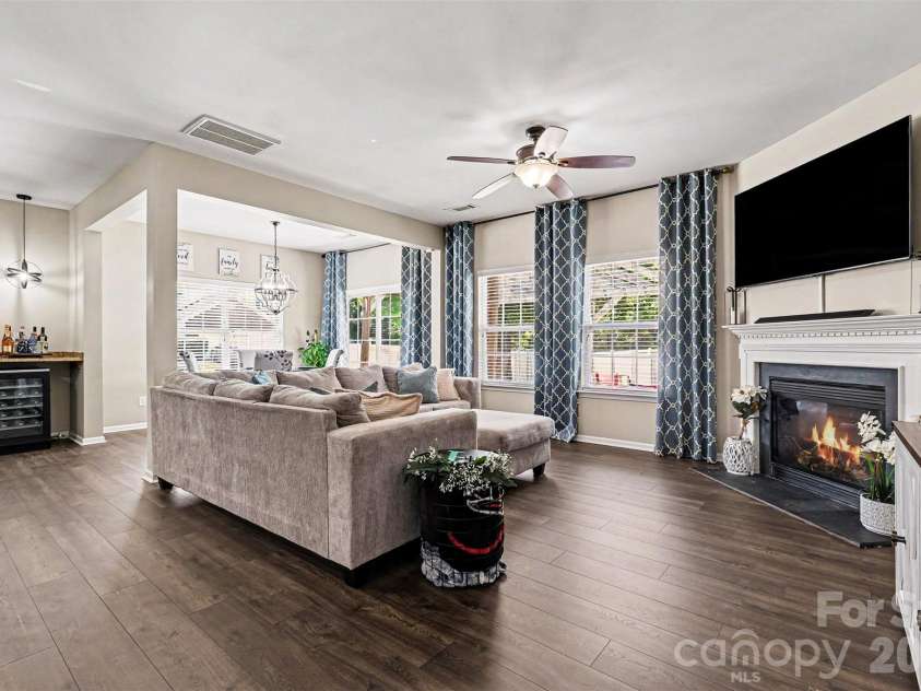 10103 Caldwell Forest Drive, Charlotte, NC 28213.  MLS# CAR4382156, YatesRealty ID 24893. 