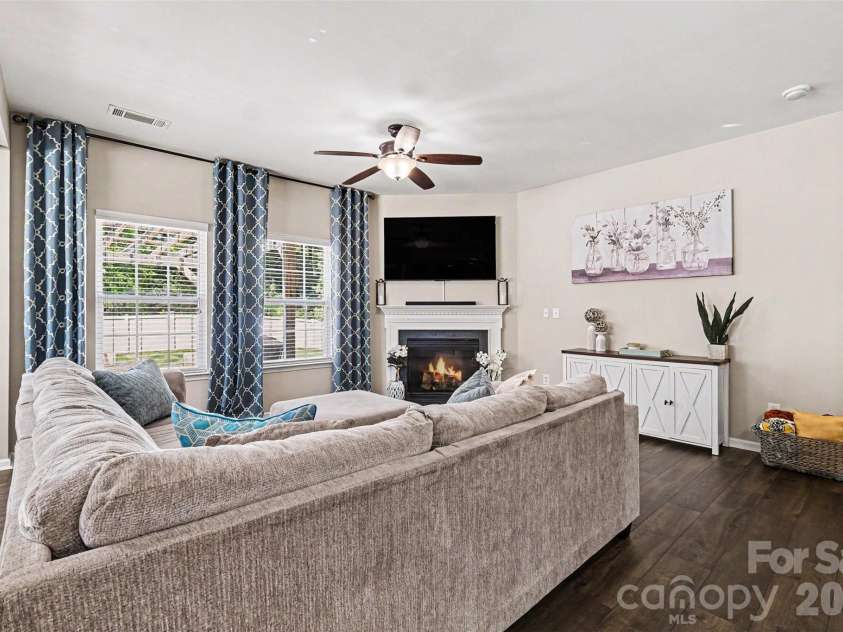 10103 Caldwell Forest Drive, Charlotte, NC 28213.  MLS# CAR4382156, YatesRealty ID 24893. 