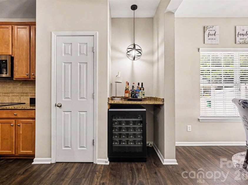 10103 Caldwell Forest Drive, Charlotte, NC 28213.  MLS# CAR4382156, YatesRealty ID 24893. 