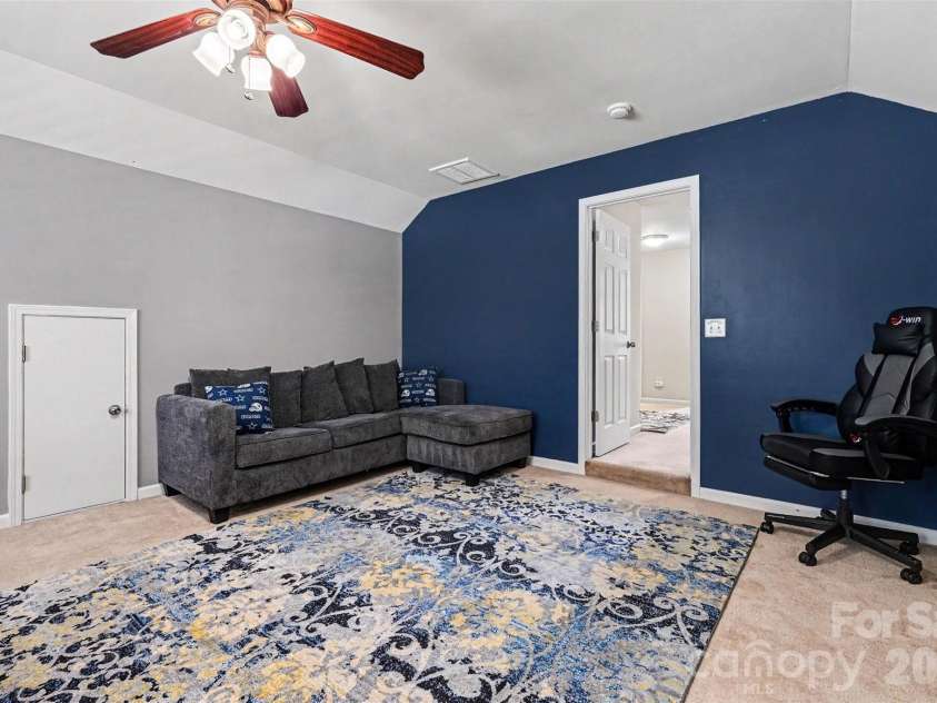 10103 Caldwell Forest Drive, Charlotte, NC 28213.  MLS# CAR4382156, YatesRealty ID 24893. 