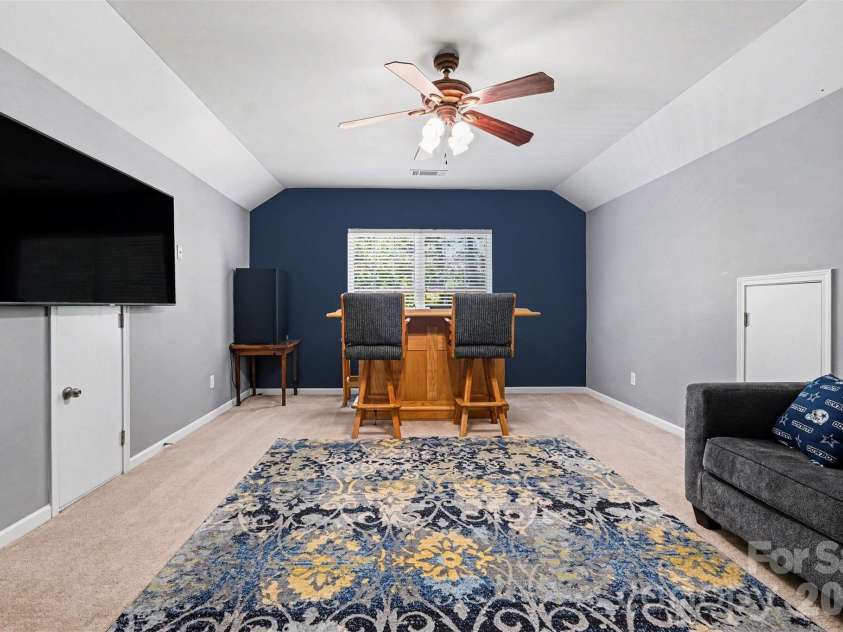 10103 Caldwell Forest Drive, Charlotte, NC 28213.  MLS# CAR4382156, YatesRealty ID 24893. 