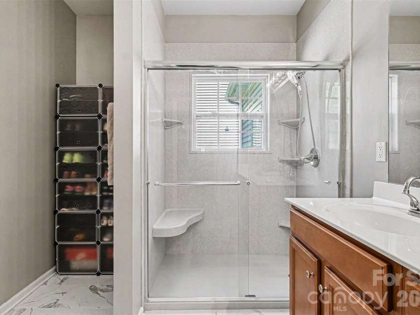 10103 Caldwell Forest Drive, Charlotte, NC 28213.  MLS# CAR4382156, YatesRealty ID 24893. 