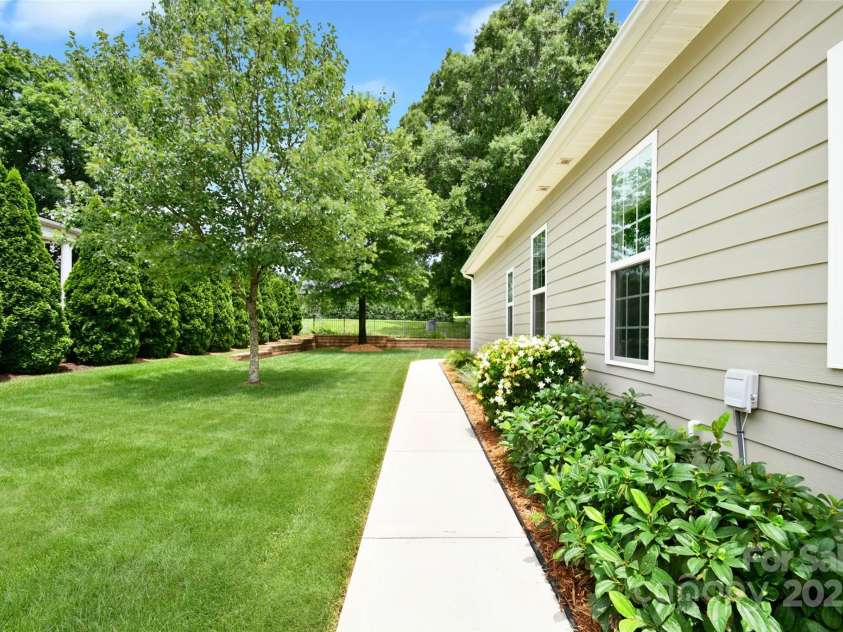 551 Brightleaf Place, Concord, NC 28027.  MLS# CAR4277097, YatesRealty ID 24894. 