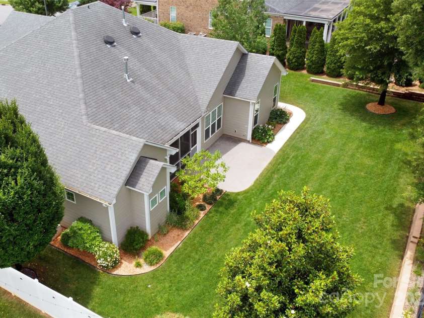 551 Brightleaf Place, Concord, NC 28027.  MLS# CAR4277097, YatesRealty ID 24894. 