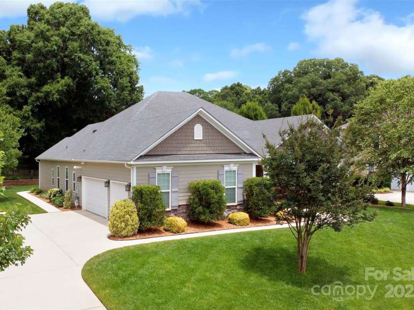 551 Brightleaf Place, Concord, NC 28027.  MLS# CAR4277097, YatesRealty ID 24894. 