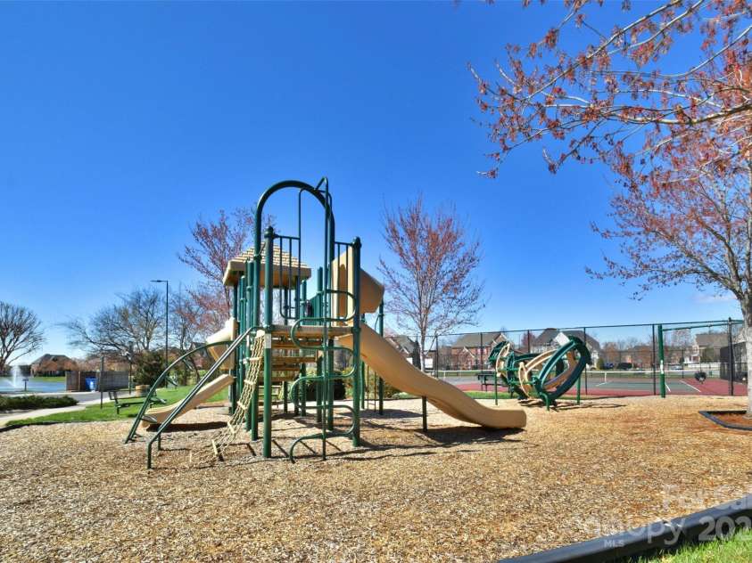 551 Brightleaf Place, Concord, NC 28027.  MLS# CAR4277097, YatesRealty ID 24894. 