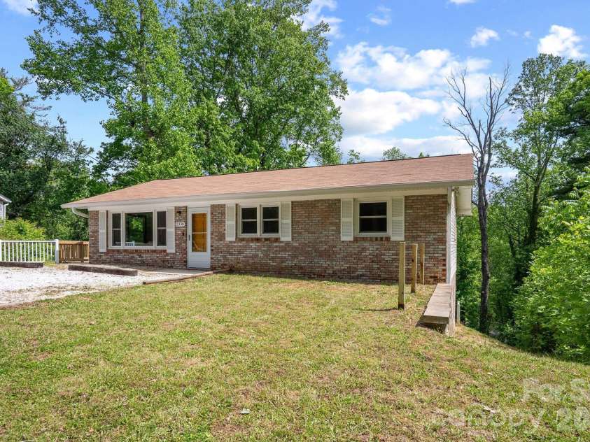 2338 Greater Druid Hills Boulevard, Hendersonville, NC 28791.  MLS# CAR4327044, YatesRealty ID 24895. 
