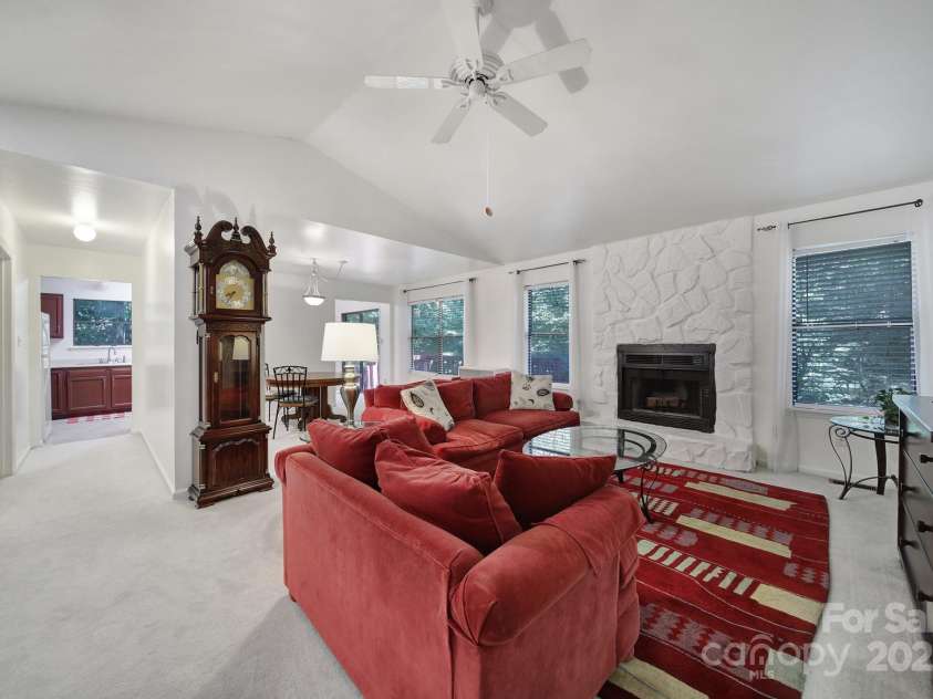 8416 Rittenhouse Circle, Charlotte, NC 28270.  MLS# CAR4273767, YatesRealty ID 24895. 