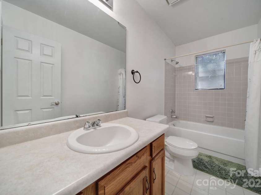 8416 Rittenhouse Circle, Charlotte, NC 28270.  MLS# CAR4273767, YatesRealty ID 24895. 