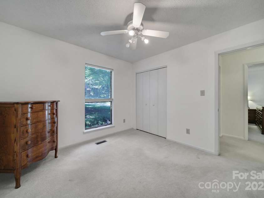 8416 Rittenhouse Circle, Charlotte, NC 28270.  MLS# CAR4273767, YatesRealty ID 24895. 