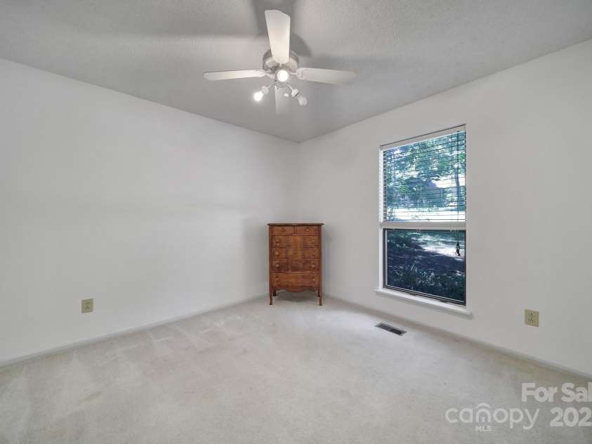 8416 Rittenhouse Circle, Charlotte, NC 28270.  MLS# CAR4273767, YatesRealty ID 24895. 