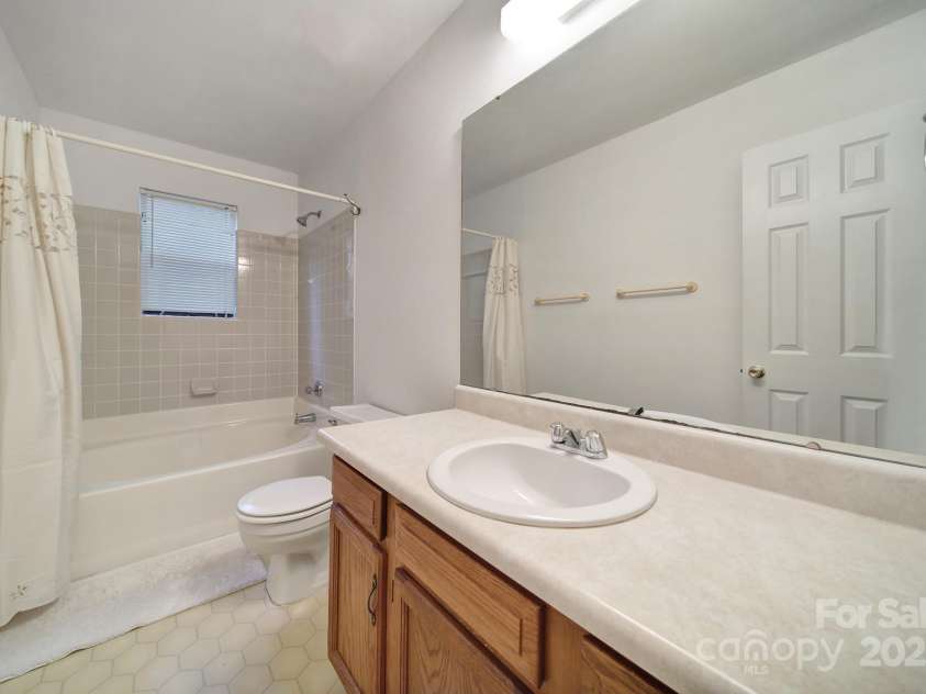 8416 Rittenhouse Circle, Charlotte, NC 28270.  MLS# CAR4273767, YatesRealty ID 24895. 