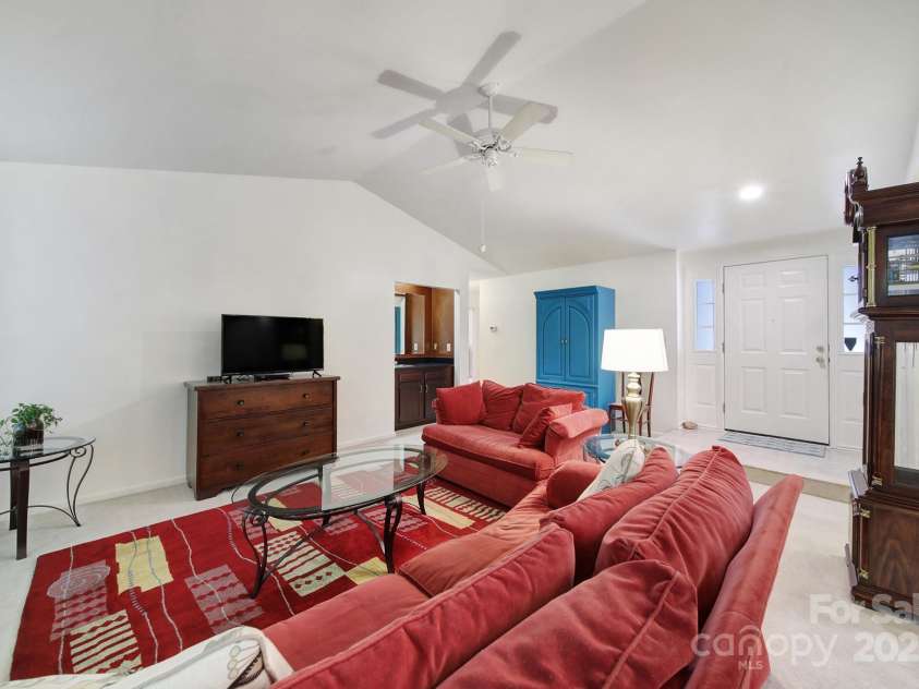 8416 Rittenhouse Circle, Charlotte, NC 28270.  MLS# CAR4273767, YatesRealty ID 24895. 