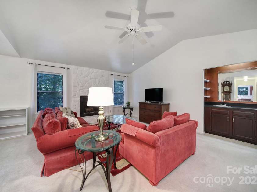 8416 Rittenhouse Circle, Charlotte, NC 28270.  MLS# CAR4273767, YatesRealty ID 24895. 