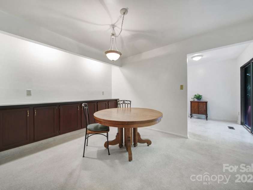 8416 Rittenhouse Circle, Charlotte, NC 28270.  MLS# CAR4273767, YatesRealty ID 24895. 