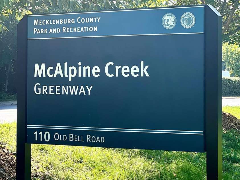 8416 Rittenhouse Circle, Charlotte, NC 28270.  MLS# CAR4273767, YatesRealty ID 24895. 