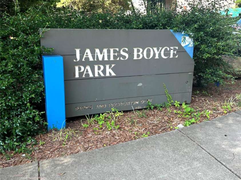 8416 Rittenhouse Circle, Charlotte, NC 28270.  MLS# CAR4273767, YatesRealty ID 24895. 