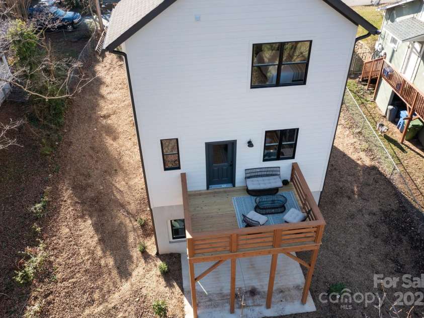 88 Pershing Road, Asheville, NC 28805.  MLS# CAR4204009, YatesRealty ID 24896. Large, Elevated Back Deck