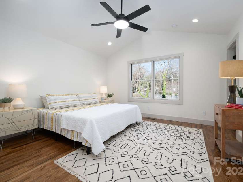 88 Pershing Road, Asheville, NC 28805.  MLS# CAR4204009, YatesRealty ID 24896. Large, Inviting Primary Suite