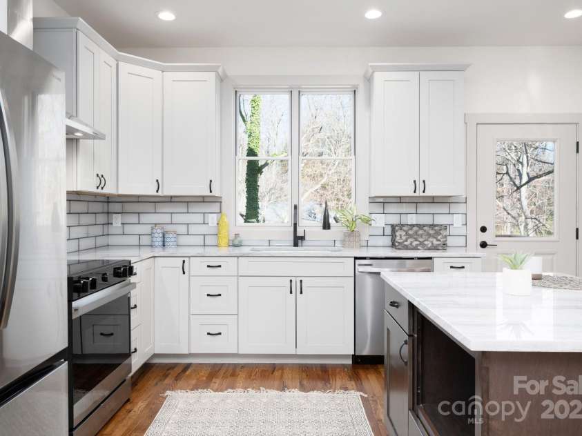 88 Pershing Road, Asheville, NC 28805.  MLS# CAR4204009, YatesRealty ID 24896. Light and Bright Kitchen