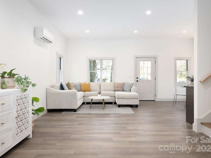 88 Pershing Road, Asheville, NC 28805.  MLS# CAR4204009, YatesRealty ID 24896. Perfect Family Room, Guest Suite or STR