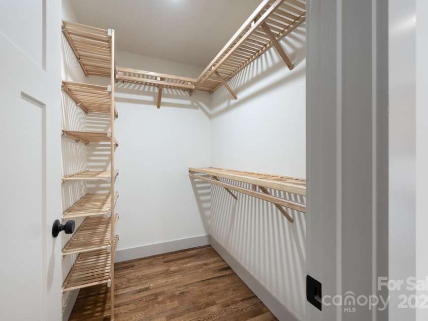 88 Pershing Road, Asheville, NC 28805.  MLS# CAR4204009, YatesRealty ID 24896. Walk-in Closet in Primary Suite