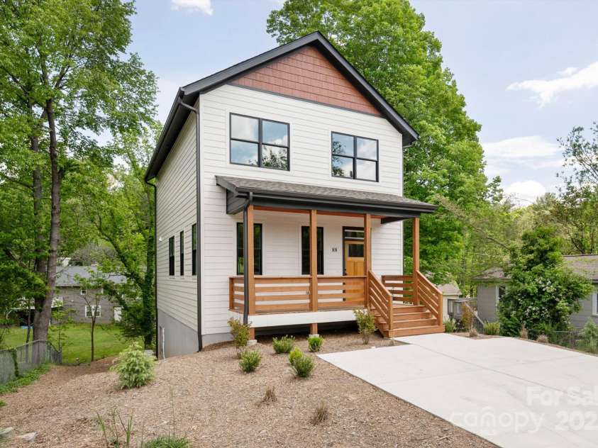 88 Pershing Road, Asheville, NC 28805.  MLS# CAR4204009, YatesRealty ID 24896. Welcome Home to 88 Pershing Rd.