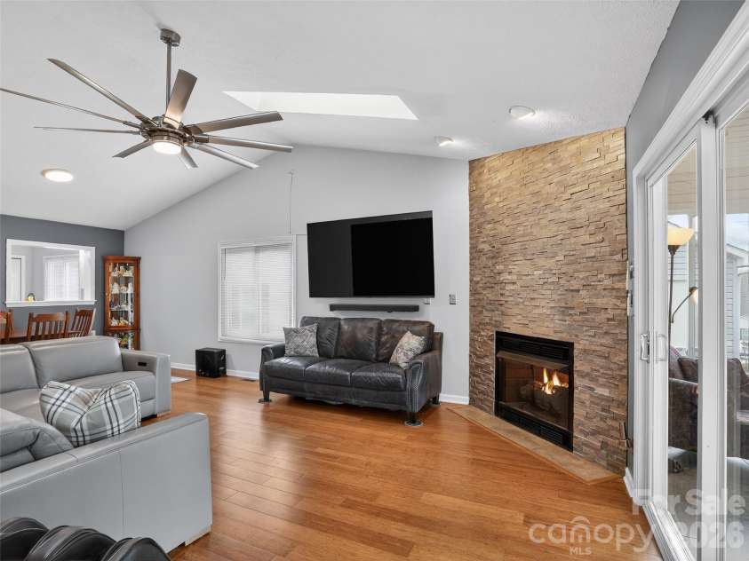 17 Driver Court, Hendersonville, NC 28739.  MLS# CAR4346036, YatesRealty ID 24897. 