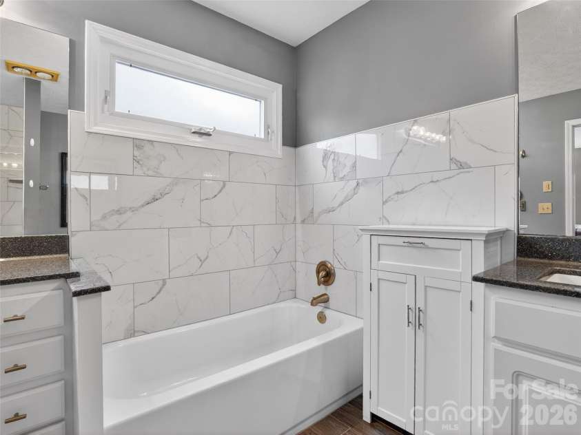 17 Driver Court, Hendersonville, NC 28739.  MLS# CAR4346036, YatesRealty ID 24897. 