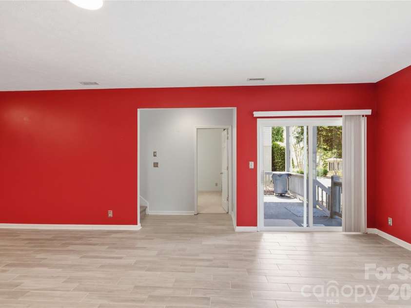 17 Driver Court, Hendersonville, NC 28739.  MLS# CAR4346036, YatesRealty ID 24897. 