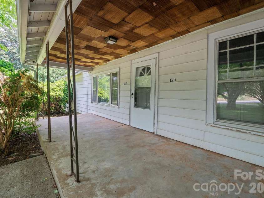 1517 NC 10 Highway, Newton, NC 28658.  MLS# CAR4376463, YatesRealty ID 24898. 