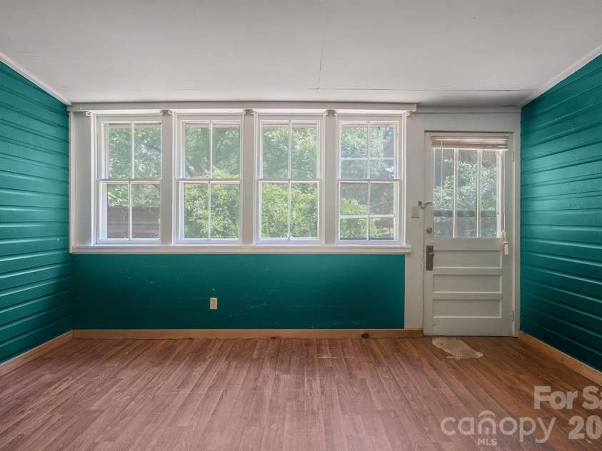 1517 NC 10 Highway, Newton, NC 28658.  MLS# CAR4376463, YatesRealty ID 24898. 