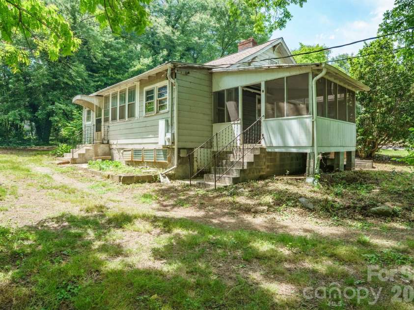 1517 NC 10 Highway, Newton, NC 28658.  MLS# CAR4376463, YatesRealty ID 24898. 