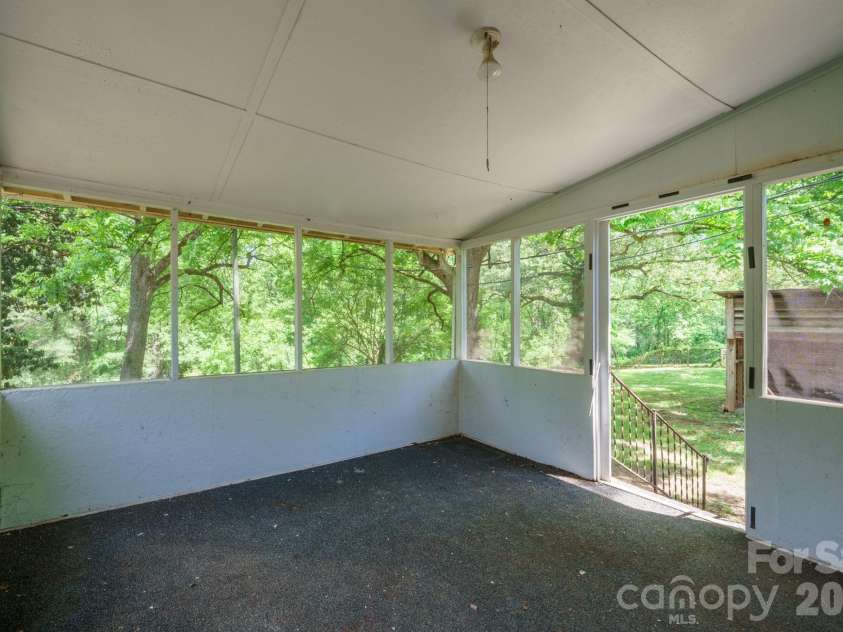 1517 NC 10 Highway, Newton, NC 28658.  MLS# CAR4376463, YatesRealty ID 24898. 