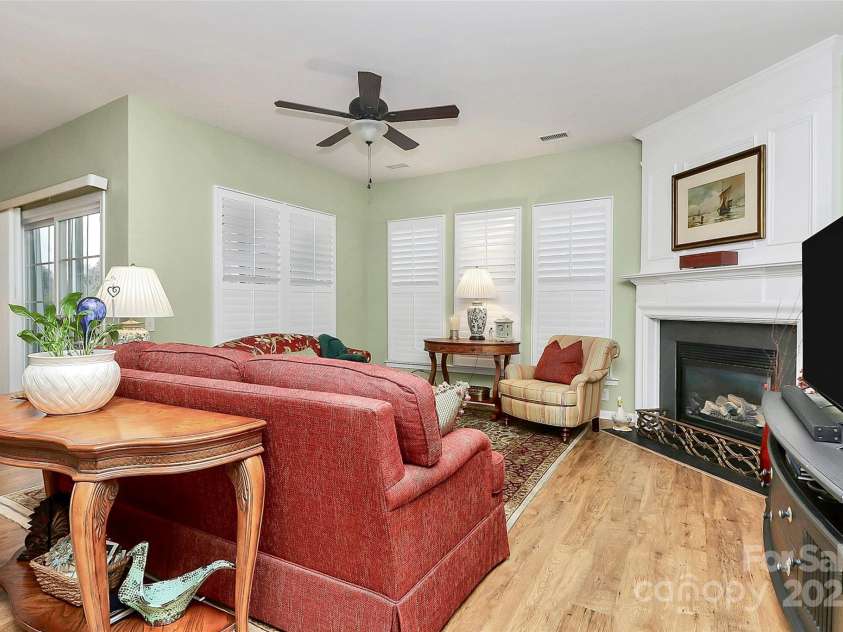9119 Gander Drive, Charlotte, NC 28277.  MLS# CAR4222064, YatesRealty ID 24899. Greatroom