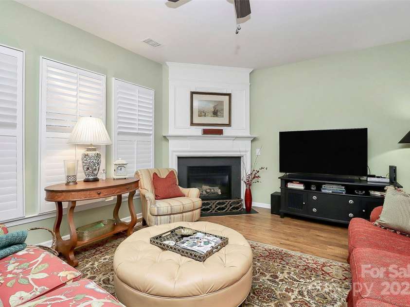 9119 Gander Drive, Charlotte, NC 28277.  MLS# CAR4222064, YatesRealty ID 24899. Greatroom