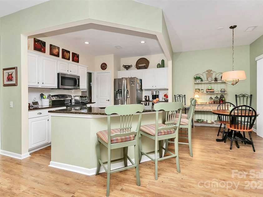 9119 Gander Drive, Charlotte, NC 28277.  MLS# CAR4222064, YatesRealty ID 24899. Kitchen/Breakfast area