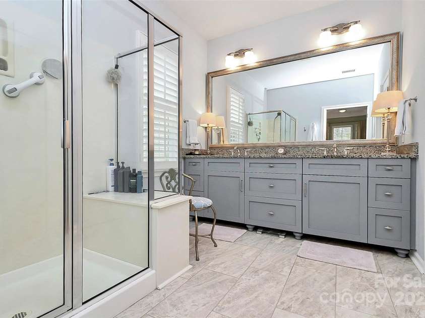 9119 Gander Drive, Charlotte, NC 28277.  MLS# CAR4222064, YatesRealty ID 24899. Primary Bath